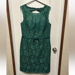 JJ’s House Elegant Green Lace Dress - Size Medium/Large - See measurements EUC